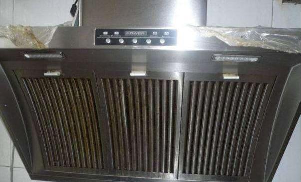 轻松清洗油烟机，保持厨房清新空气（简洁式油烟机清洗方法大揭秘）