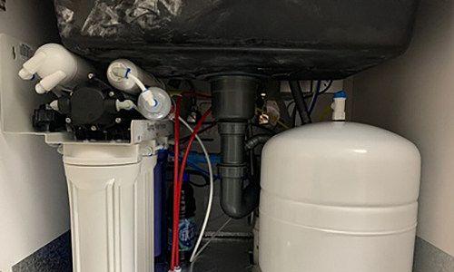 厨房饮水机水槽下沉的原因及解决办法（探寻厨房饮水机水槽下沉的真相）