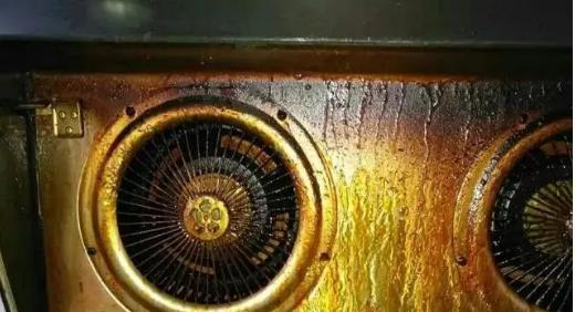 不用水清洗油烟机内部的方法（简便高效的清洁技巧）