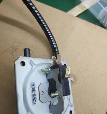 解析爱妻热水器故障原因及解决方法（爱妻热水器故障分析及故障排除的实用指南）