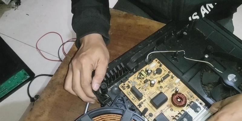 电磁炉炒菜跳闸的原因及解决办法（电流过载是罪魁祸首）