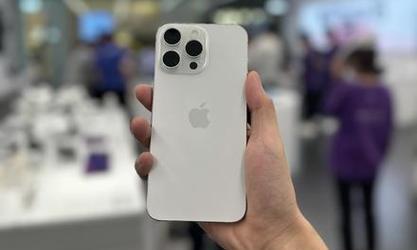 电脑抖音图标怎么变成白色的了？如何恢复原色？