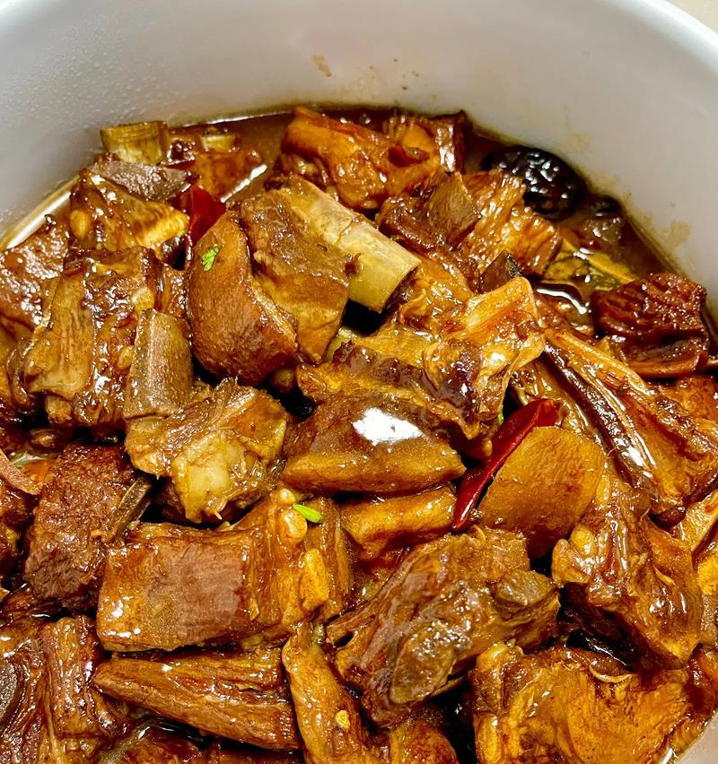 博乐哪家饭店带投影仪？饭店名字是什么？
