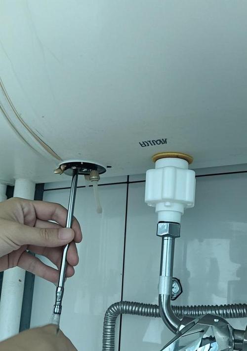 管道清洁热水器使用方法是什么？