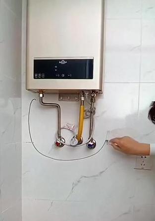 智能热水器洞洞板的安装方法是什么？需要哪些工具？