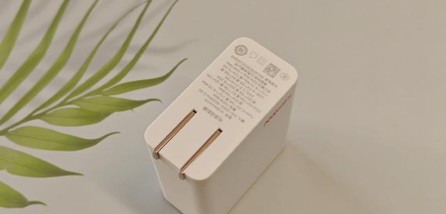 一加9官方充电器功率是多少？充电速度如何？