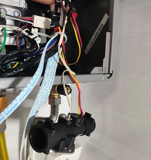 水伺服在热水器中起什么作用？如何正确使用？