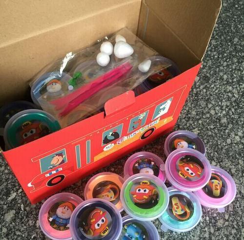 幼儿游戏机益智手工的制作方法是什么？如何引导孩子参与？