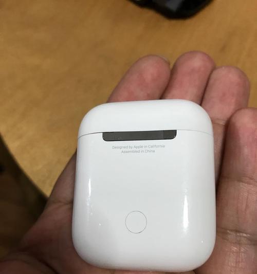苹果8蓝牙耳机为何感觉小一点？这是什么原因导致的？
