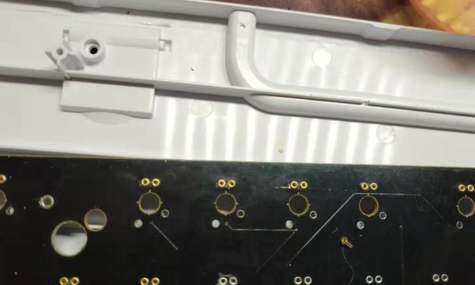 键盘充电器口损坏了怎么办？如何更换？