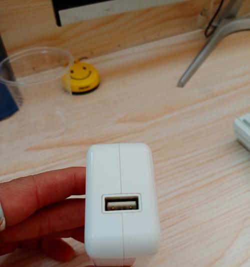 手机点火充电器怎么用？使用时的安全措施有哪些？