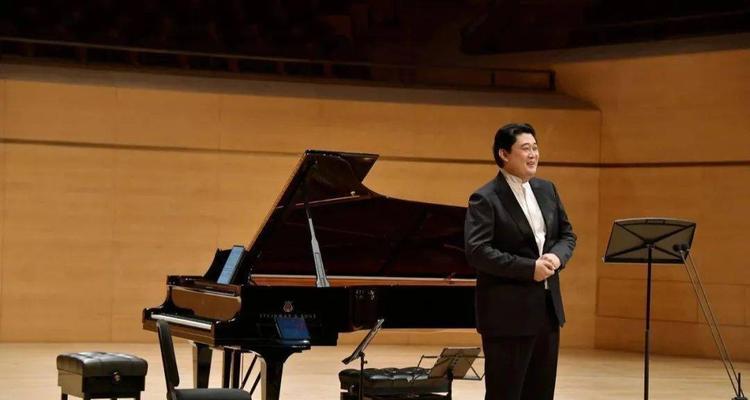 低音炮在乐队演出中的作用是什么？