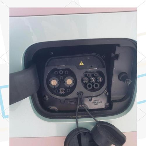旅行者充电器的充电接口如何打开？操作过程中有哪些常见问题？