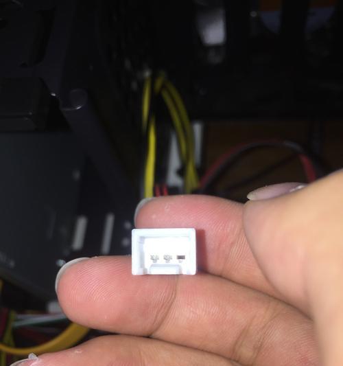 水晶塔机箱风扇安装指南？如何正确安装主板风扇？